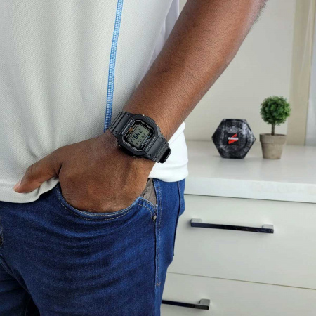CASIO  G-5600UE-1